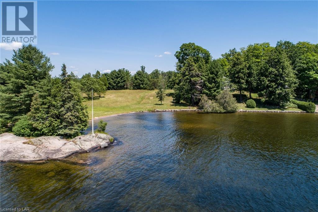 20 Beley Point Road, Rosseau, ON, P0C 1J0 274860 Laura and Derek in