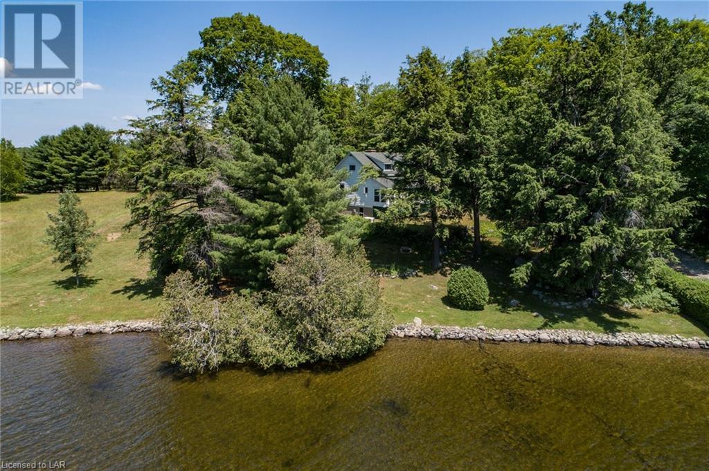 20 Beley Point Road, Rosseau, ON, P0C 1J0 274860 Laura and Derek in