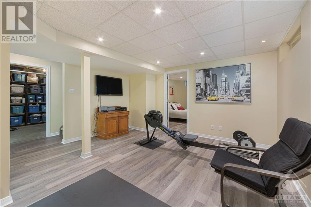 49 Beddington Avenue, Ottawa, ON, K2L 3N2 1205004 MacGowan Team