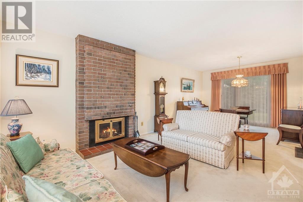 221 Penfield Drive, Kanata, ON, K2K 1M8 1212684 MacGowan Team