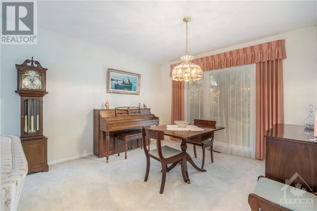 221 Penfield Drive, Kanata, ON, K2K 1M8 1212684 MacGowan Team