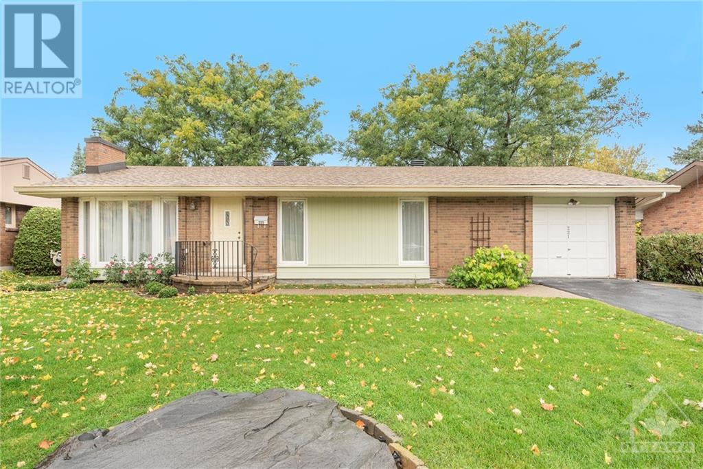 221 Penfield Drive, Kanata, ON, K2K 1M8 1212684 MacGowan Team