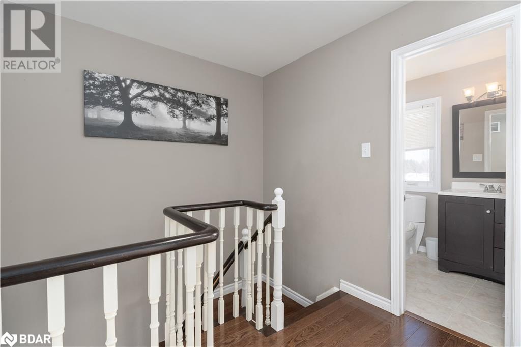 260 Dodson Road, Barrie, ON, L4N 7R5 40065213 Wendy Hill