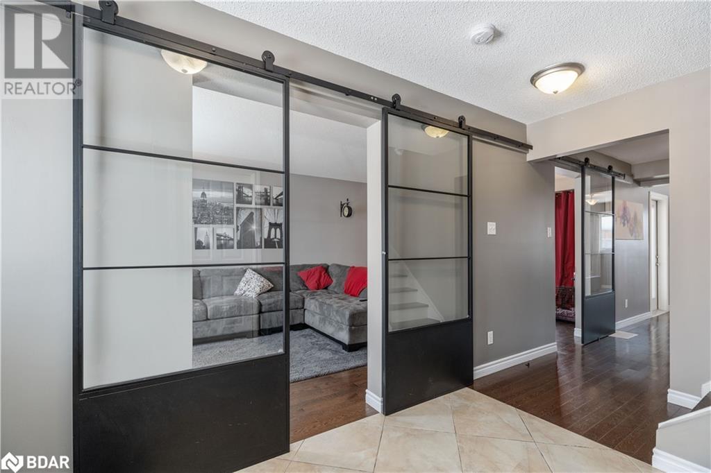 260 Dodson Road, Barrie, ON, L4N 7R5 40065213 Wendy Hill