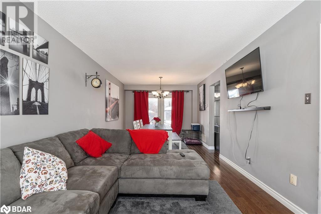 260 Dodson Road, Barrie, ON, L4N 7R5 40065213 Wendy Hill