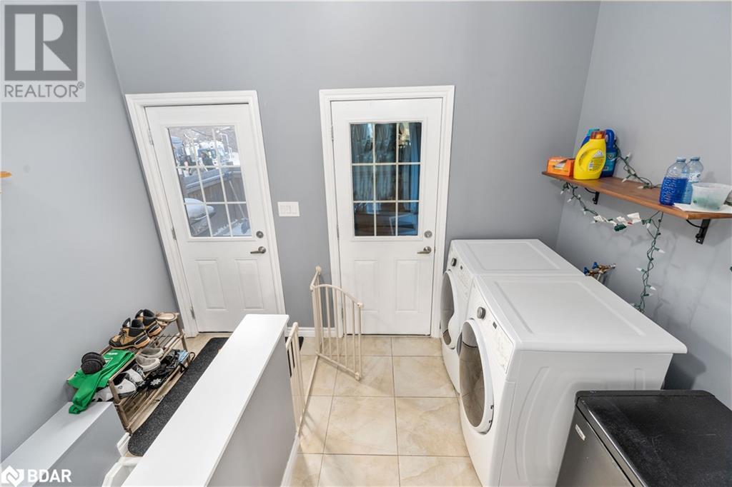 260 Dodson Road, Barrie, ON, L4N 7R5 40065213 Wendy Hill