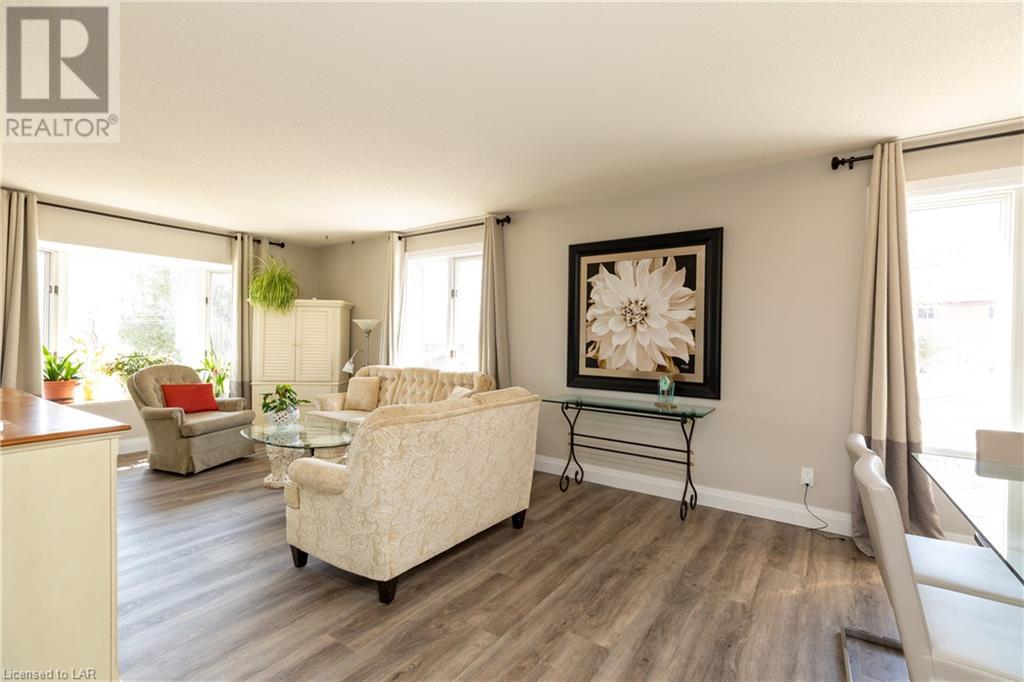 147 Isabella Street, Parry Sound, ON, P2A 1N3 40091387 Laura and