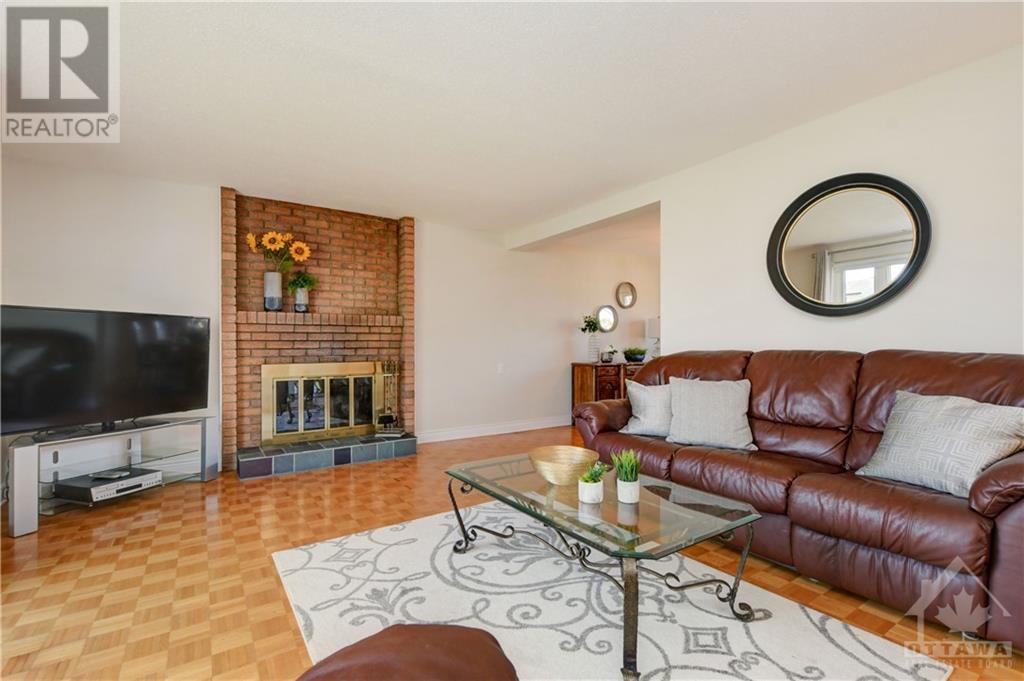 111 Canter Boulevard, Ottawa, ON, K2G 3P1 1235212 Di Salvo Real