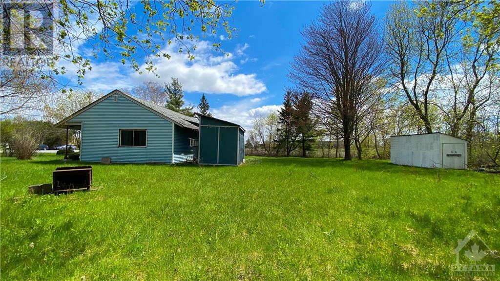 3037 Carp Road, Carp, ON, K0A 1L0 1240027 MacGowan Team Mike, Ken