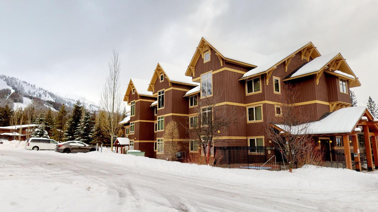 526D 4559 Timberline Crescent, Fernie, BC, V0B 1M6 2462686 RE/MAX Elk Valley