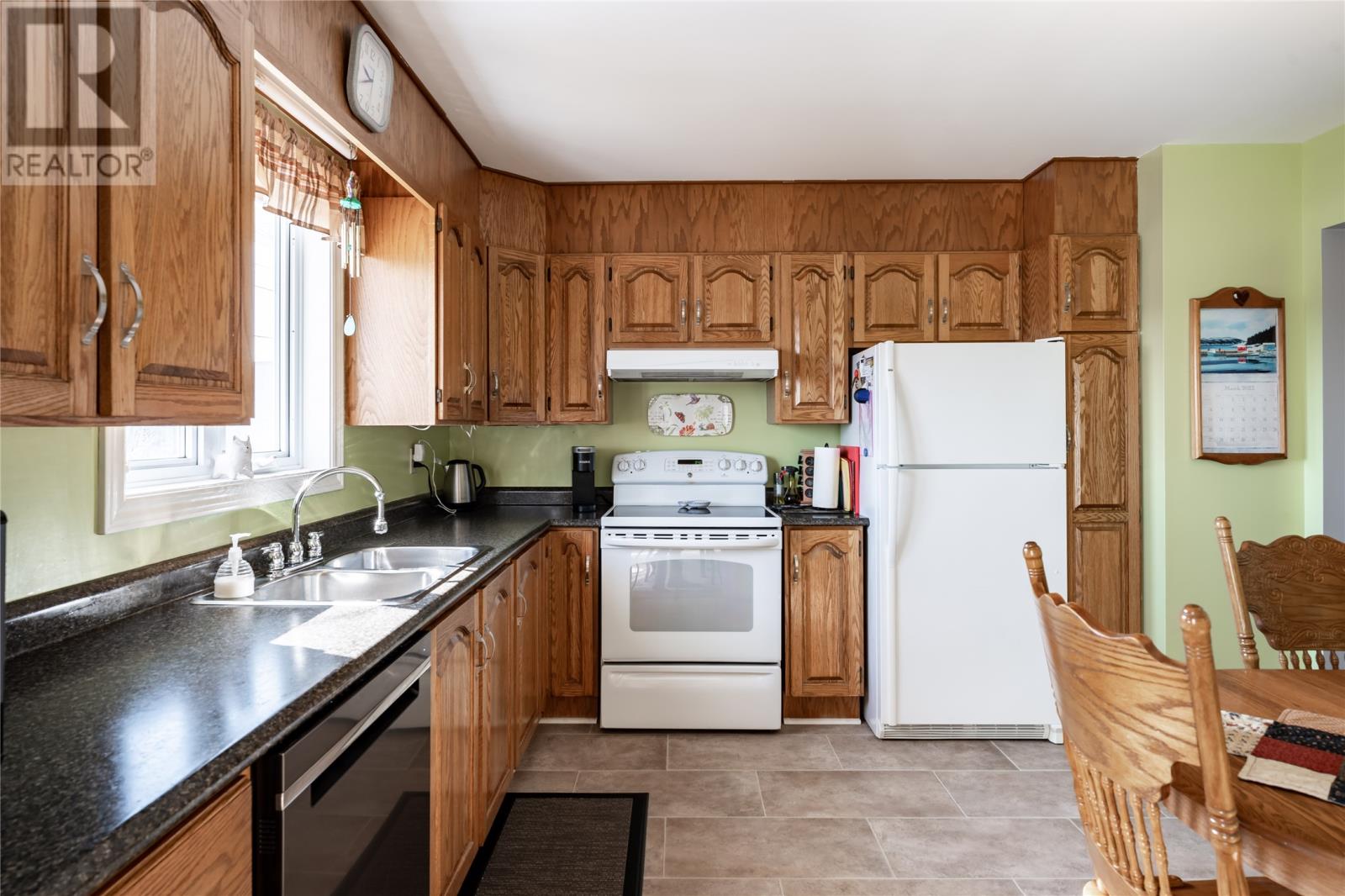 131 Frecker Drive, St. John’s, NL, A1E 4W1 1242021 Hitchen