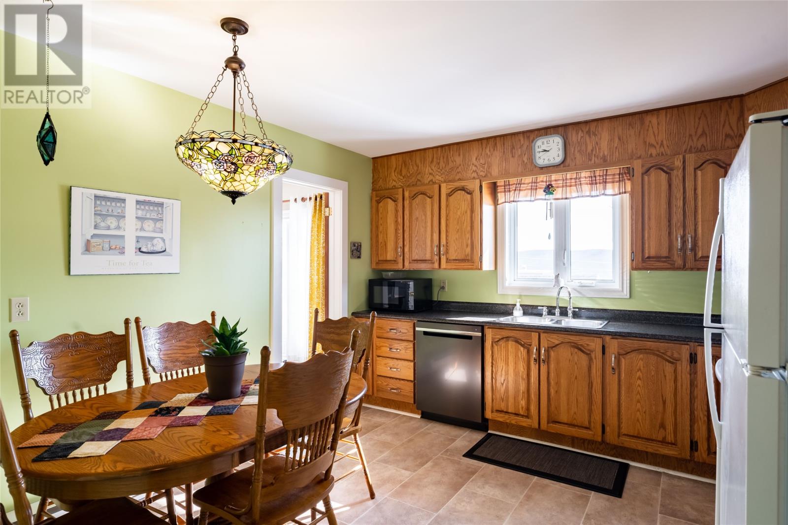 131 Frecker Drive, St. John’s, NL, A1E 4W1 1242021 Hitchen