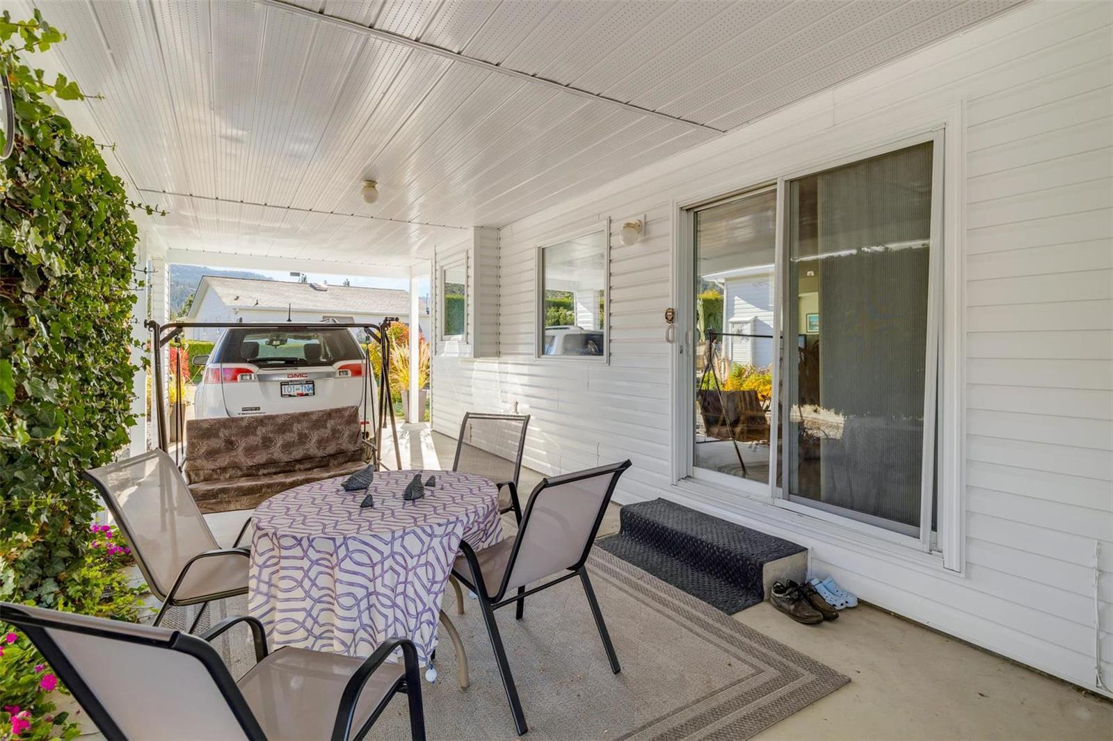 22 6400 Spencer Road, Kelowna, BC, V1X 7T6 10247168 Tamara Terlesky