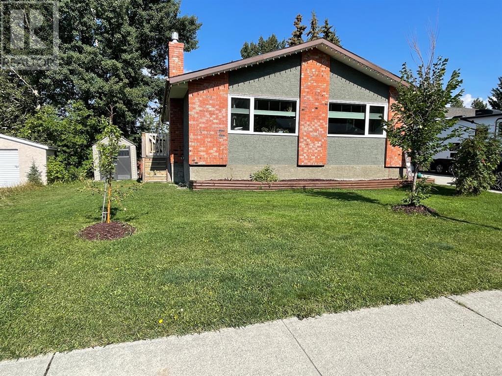 106 Emerson Place, Hinton, AB, T7V 1M4 A1210468 Amy DarkesCorrigan