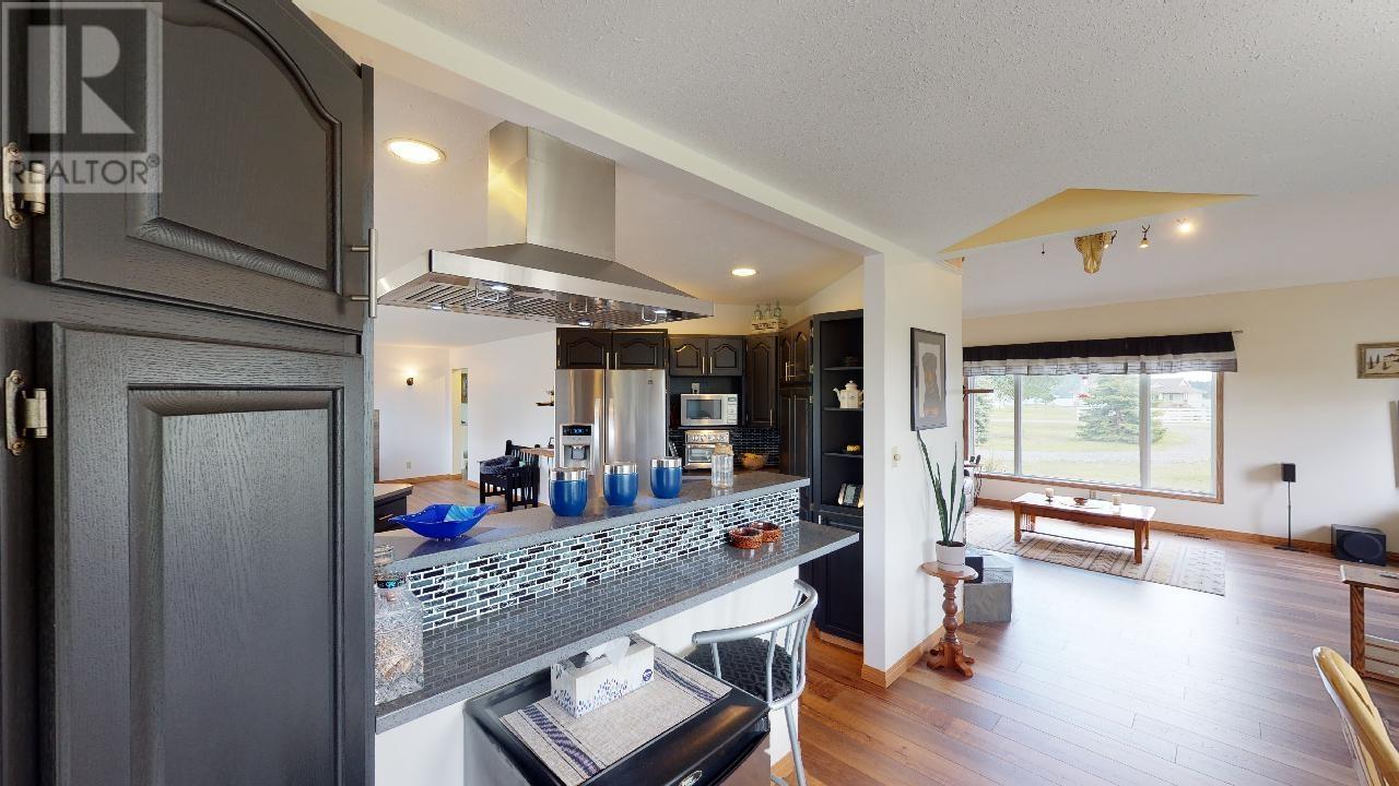 8572 Skyline Drive, 70 Mile House, BC, V0K 2K1 R2705529 Gisela Janzen