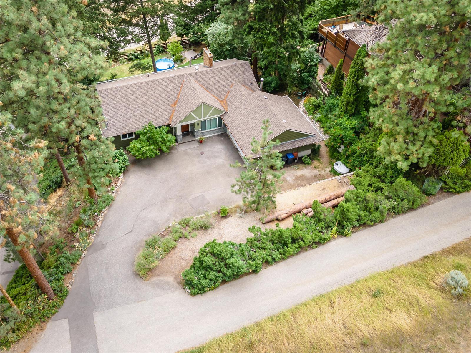 366 Clifton Road N, Kelowna, BC, V1V 1N4 10263185 Amir Shahidi Personal Real Estate