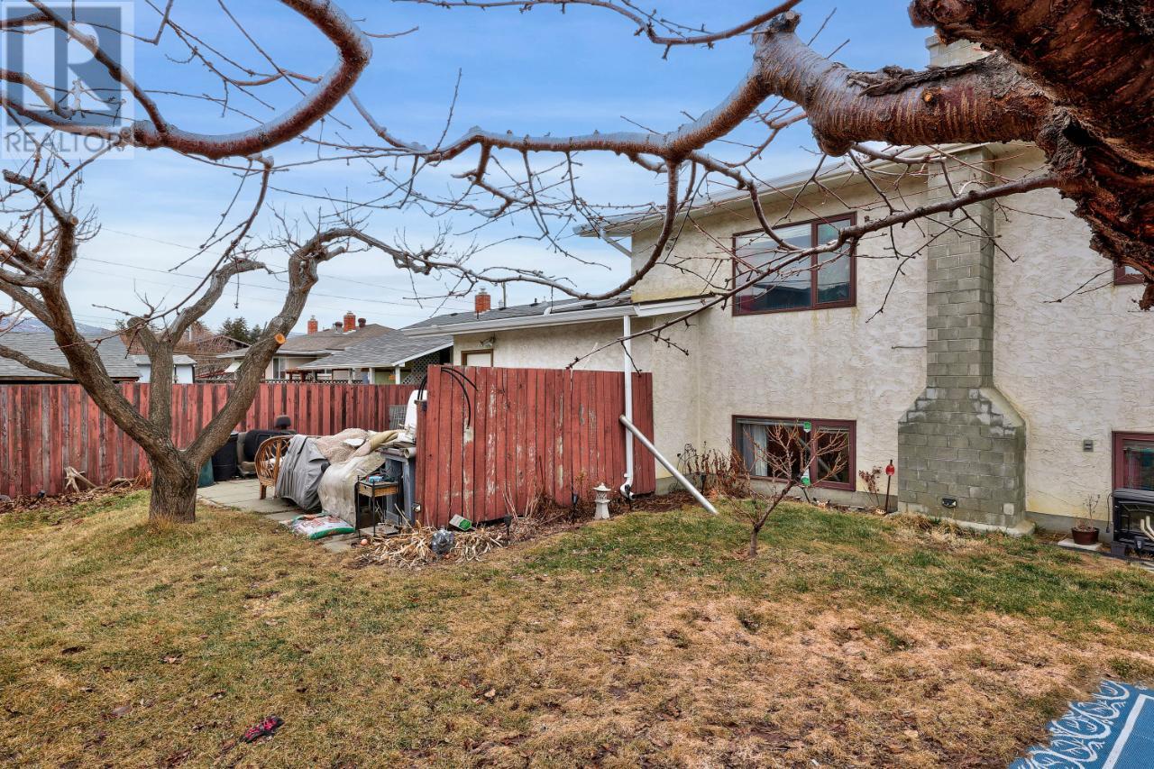 409 Alexander Ave, Kamloops, BC, V2B 3R5 171750 Amanda Mitchell