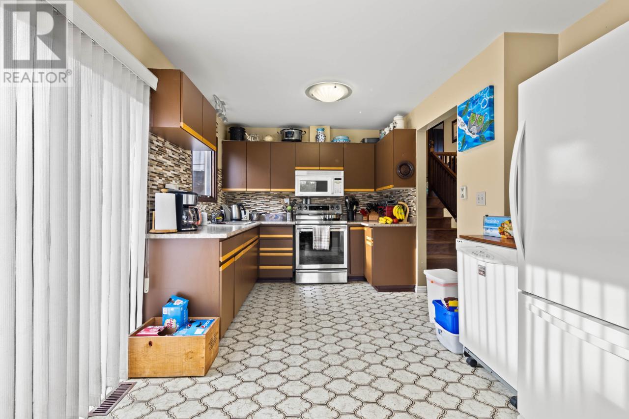 409 Alexander Ave, Kamloops, BC, V2B 3R5 171750 Amanda Mitchell