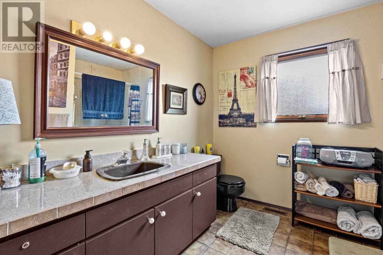 409 Alexander Ave, Kamloops, BC, V2B 3R5 171750 Amanda Mitchell Kamloops Real Estate