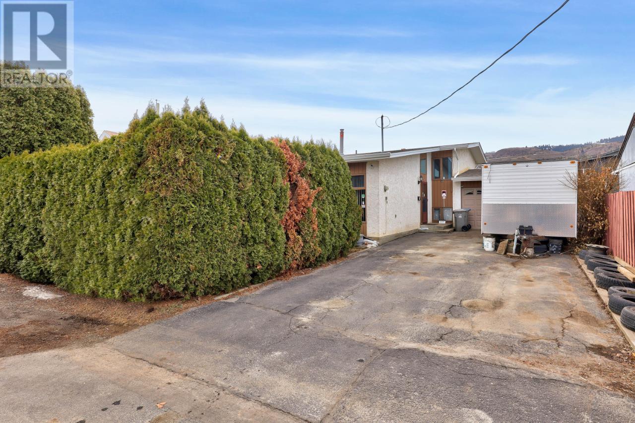 409 Alexander Ave, Kamloops, BC, V2B 3R5 171750 Amanda Mitchell