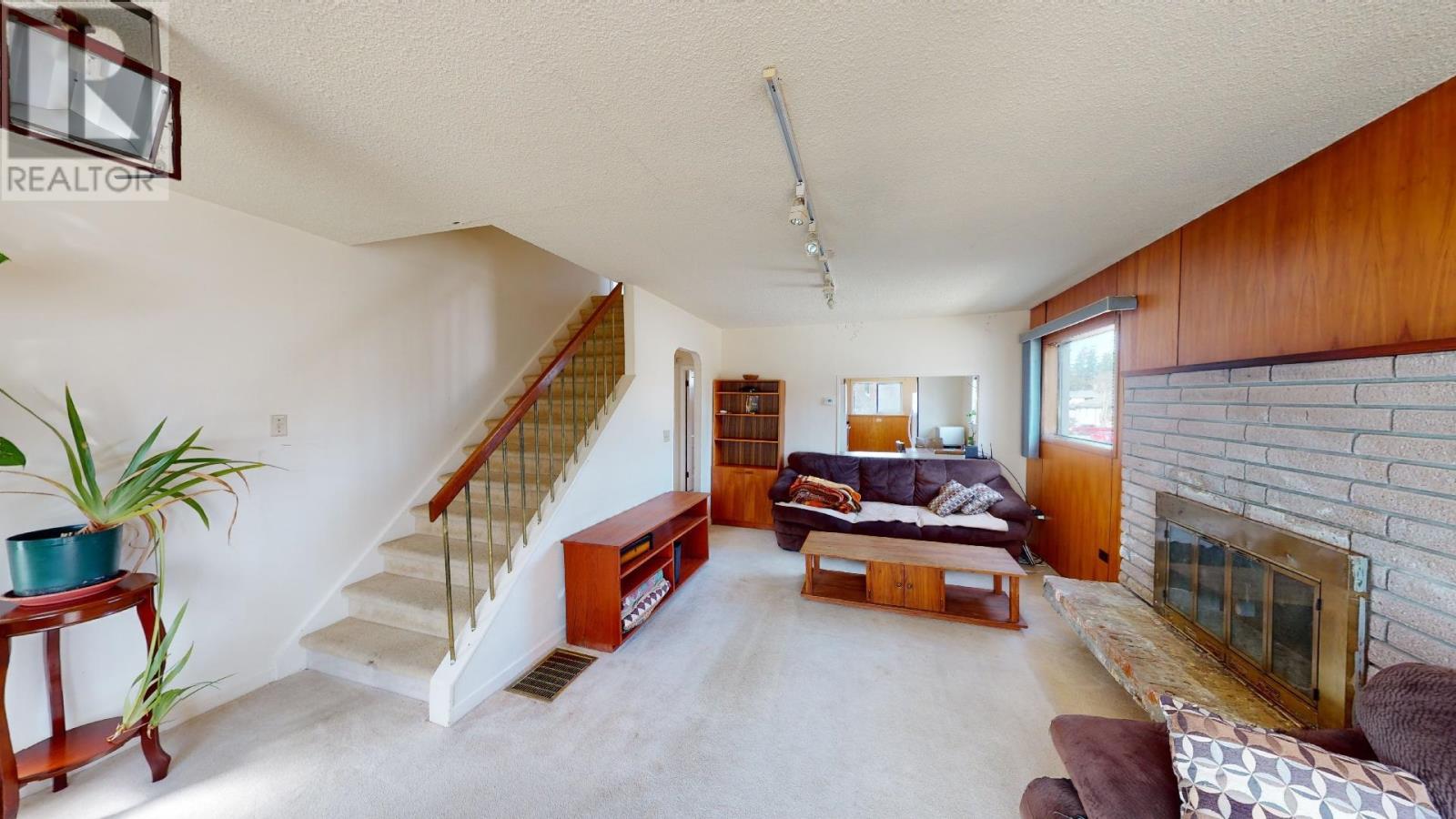 865 11th Avenue, Prince Rupert, BC, V8J 2W7 R2763284 Thai Pham