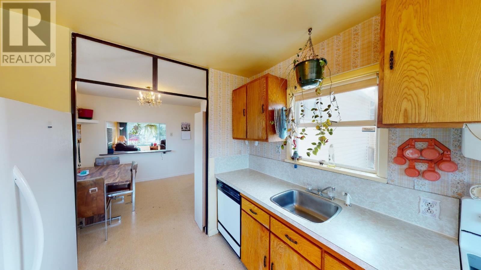 865 11th Avenue, Prince Rupert, BC, V8J 2W7 R2763284 Thai Pham