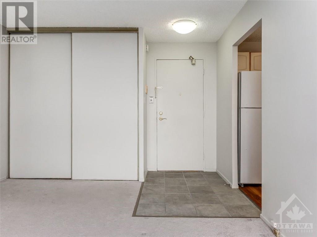 665 Bathgate Drive Unit1213, Ottawa, ON, K1K 3Y4 1342293 Di Salvo