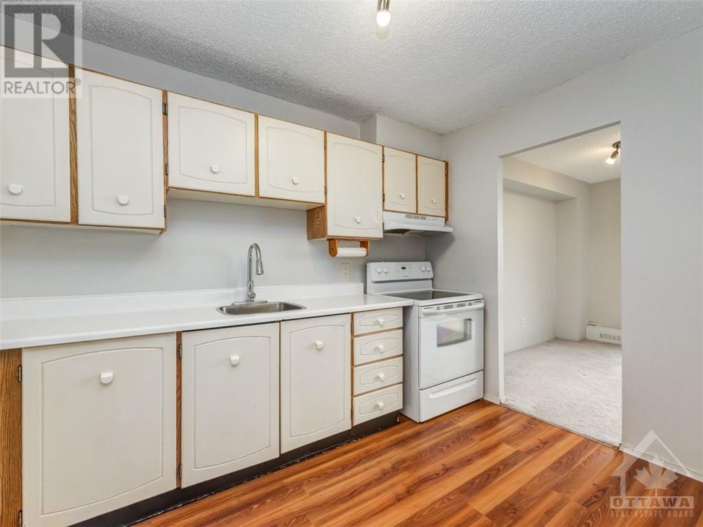 665 Bathgate Drive Unit1213, Ottawa, ON, K1K 3Y4 1342293 Di Salvo