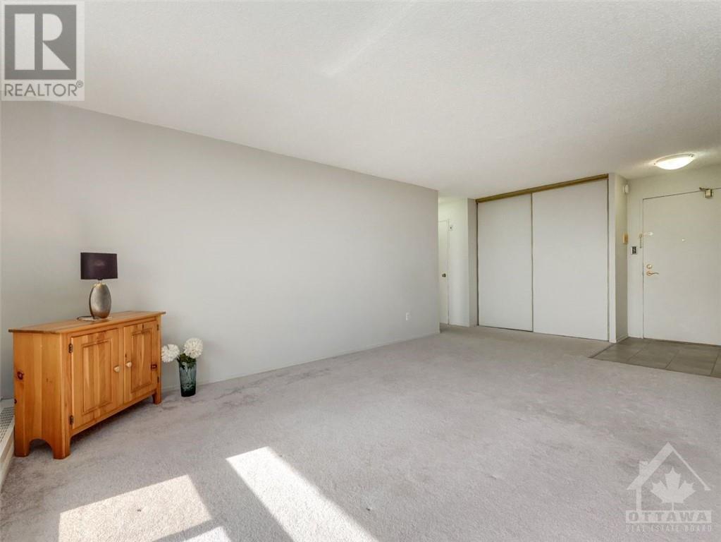 665 Bathgate Drive Unit1213, Ottawa, ON, K1K 3Y4 1342293 Di Salvo