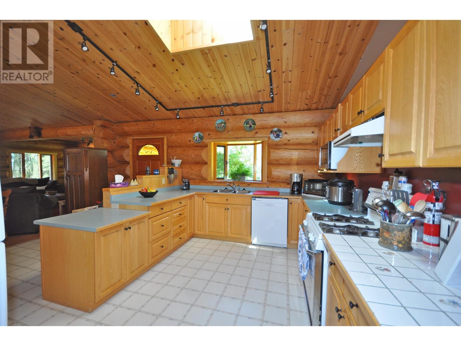 1527 Hodgson Road, Williams Lake, BC, V2G 4X8 R2787422 Pauline