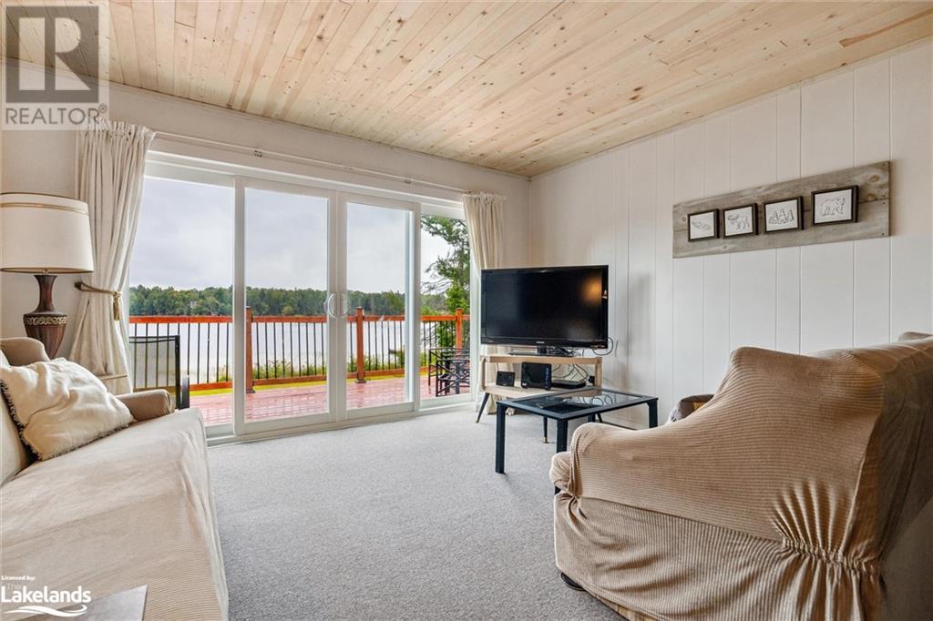 9 Courland Road, Ahmic Harbour, ON, P0A 1A0 40566186 Laura and