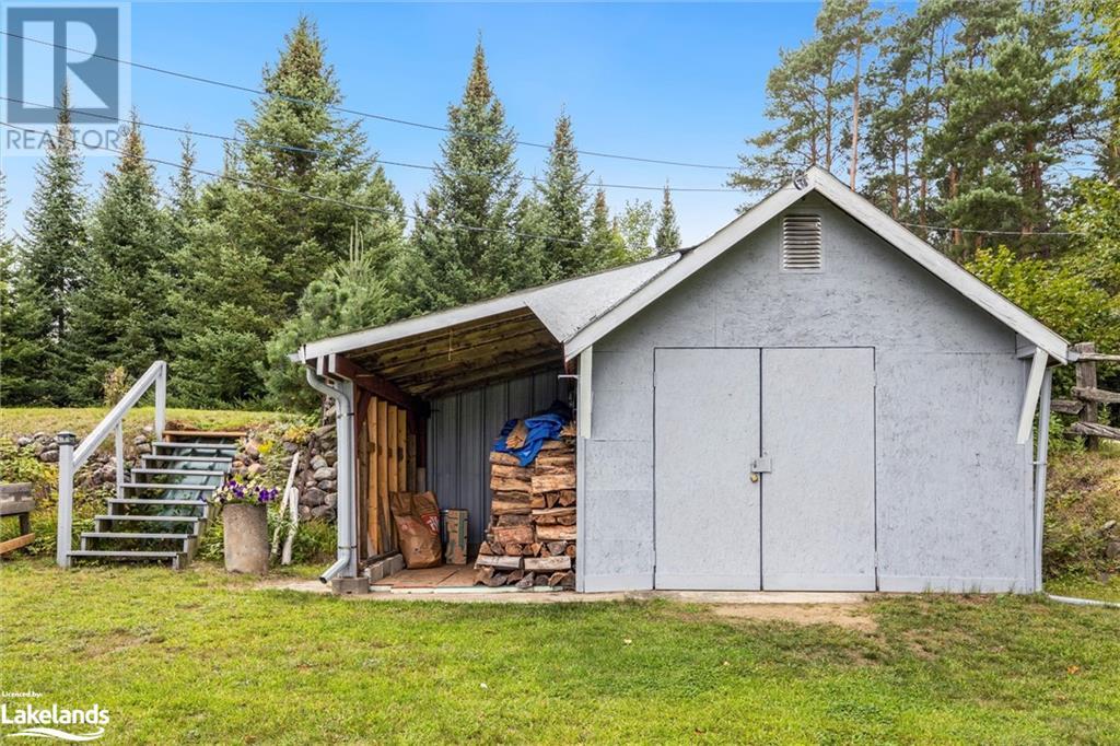 9 Courland Road, Ahmic Harbour, ON, P0A 1A0 40566186 Laura and