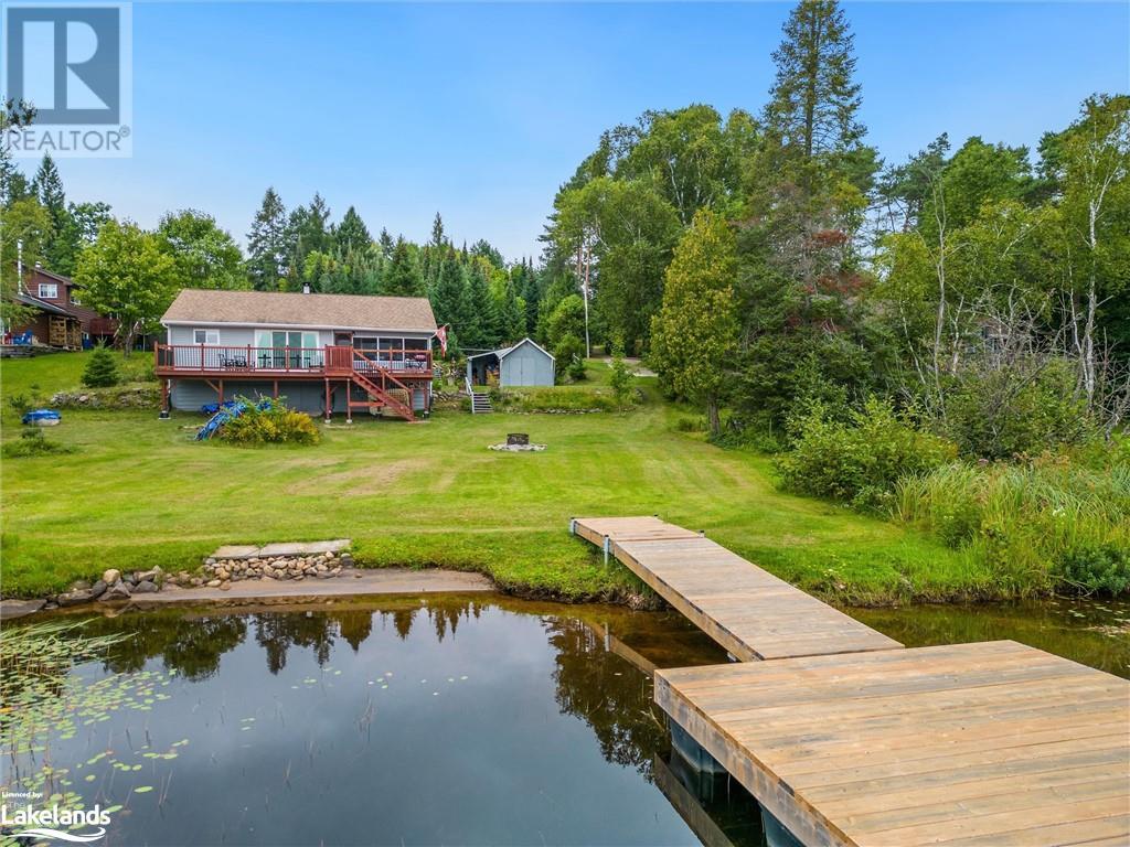 9 Courland Road, Ahmic Harbour, ON, P0A 1A0 40566186 Laura and