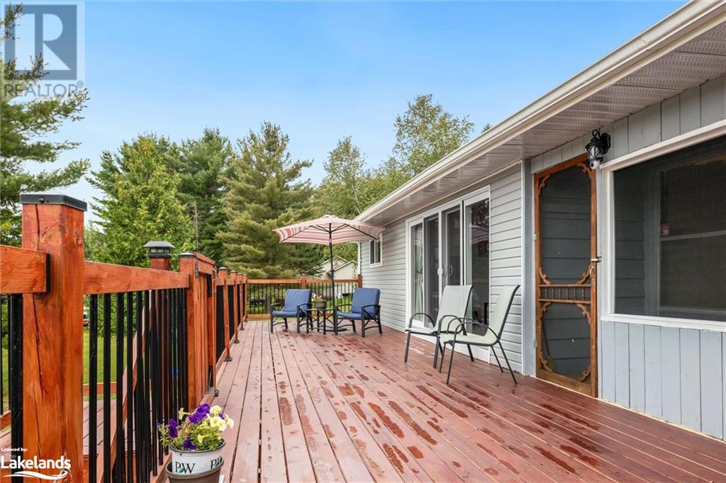 9 Courland Road, Ahmic Harbour, ON, P0A 1A0 40566186 Laura and