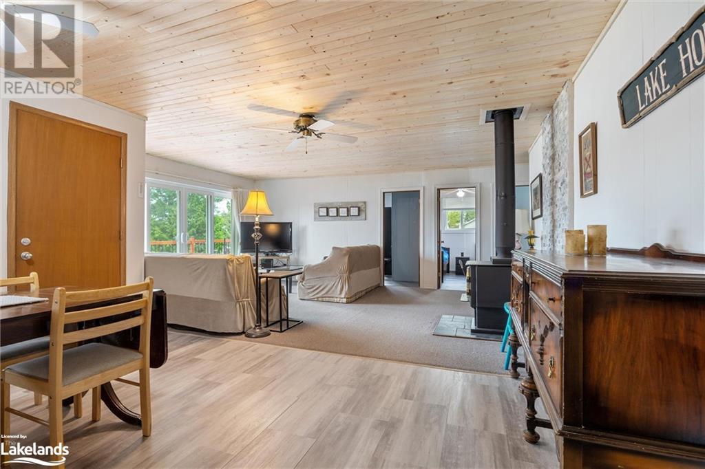 9 Courland Road, Ahmic Harbour, ON, P0A 1A0 40566186 Laura and