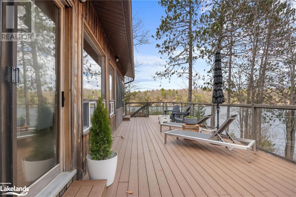 1020 Pine Ridge Road, Gravenhurst, ON, P1P 1R3 40571500 Laura and