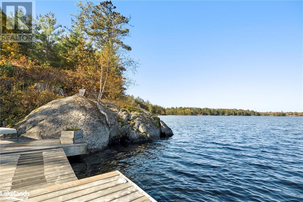 1020 Pine Ridge Road, Gravenhurst, ON, P1P 1R3 40571500 Laura and Derek in Muskoka Real