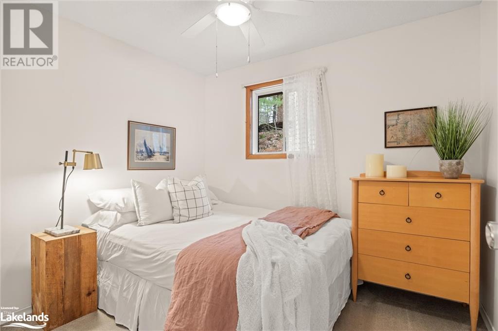 1020 Pine Ridge Road, Gravenhurst, ON, P1P 1R3 40571500 Laura and