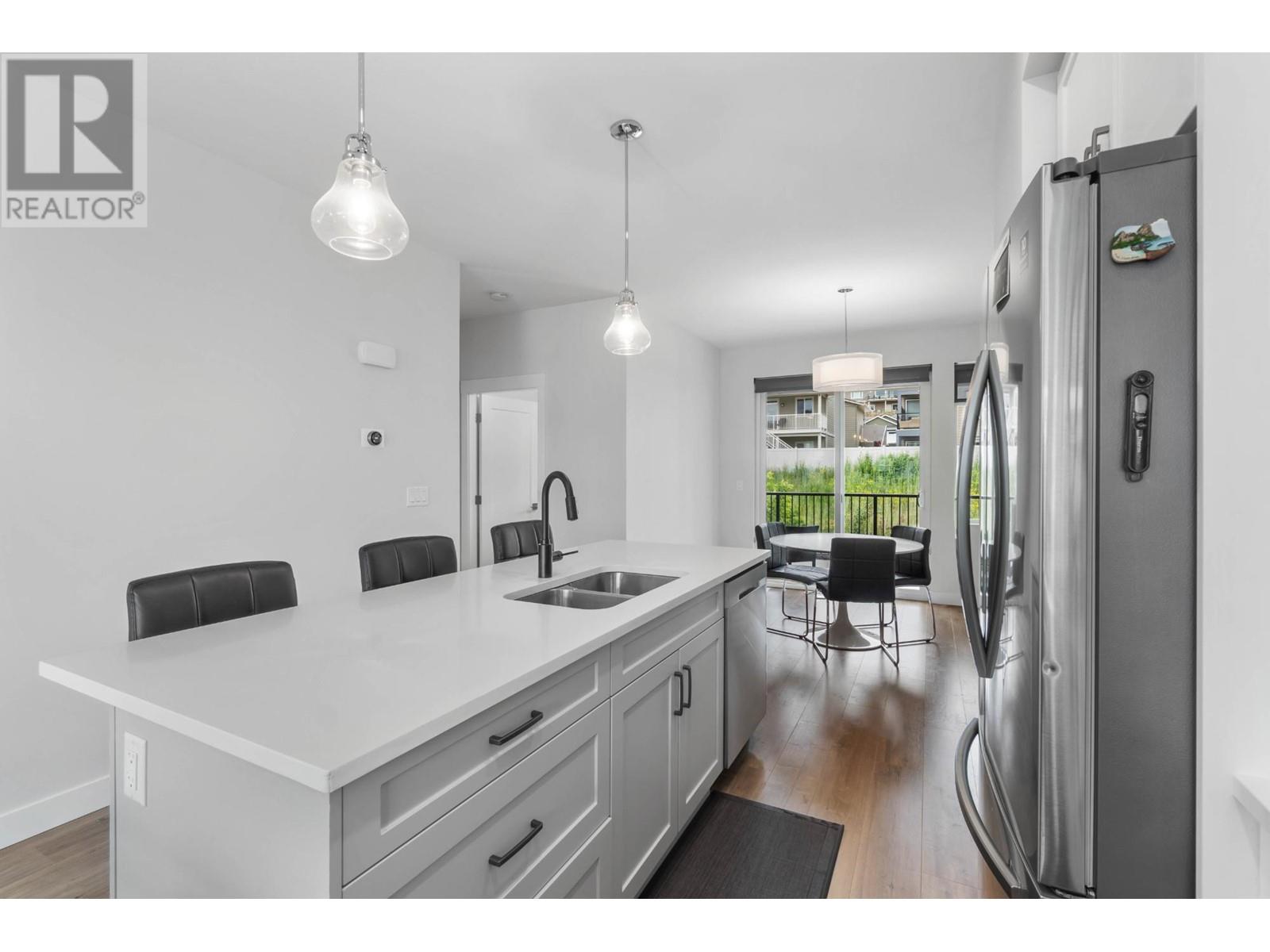 123, 1901 Qu’appelle Blvd, Kamloops, BC, V2E 0C9 179119 Jennifer Munro