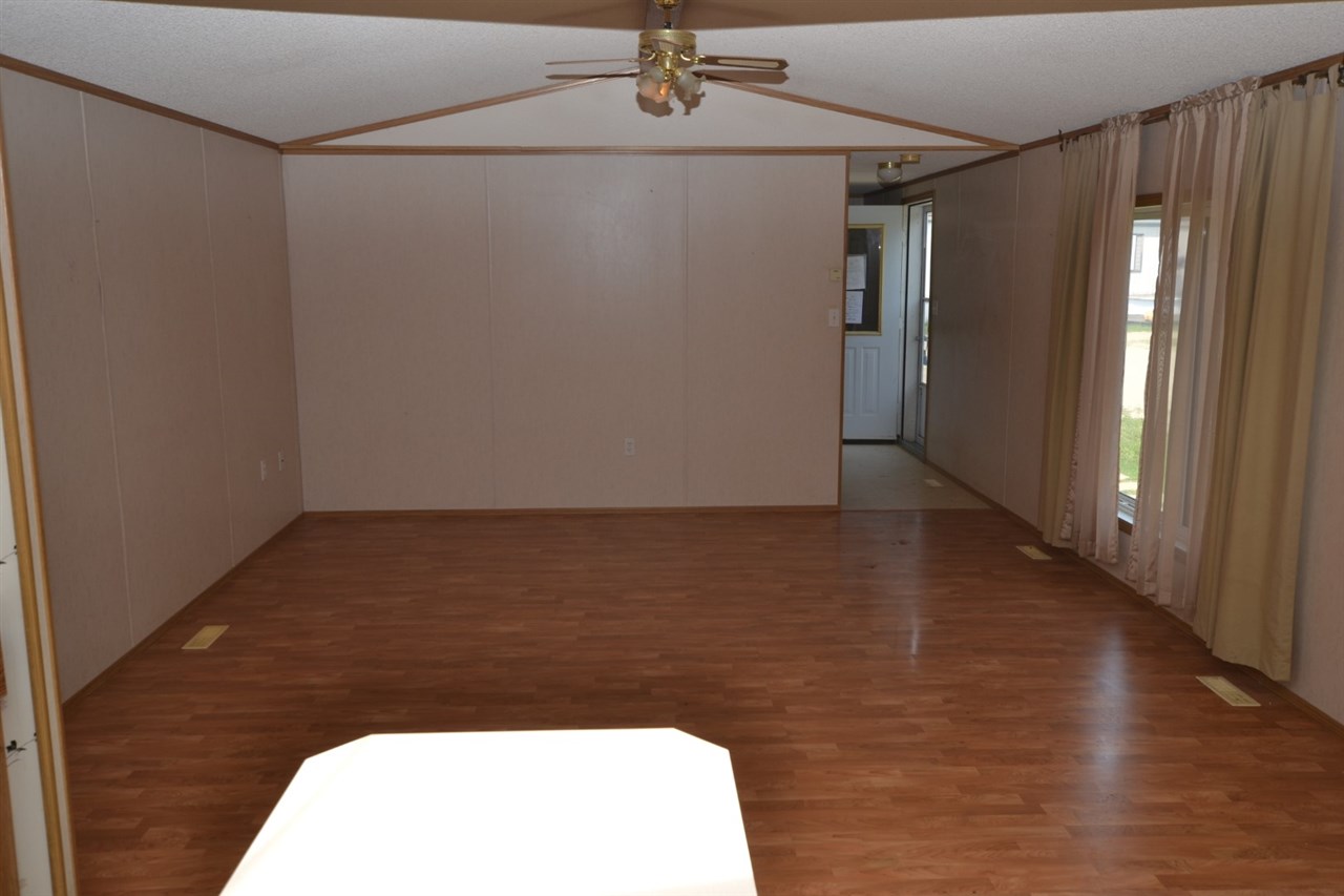 1 Willow Rose Mobile Home Park, Calahoo, AB, T8R 1Z1 E4116159 David
