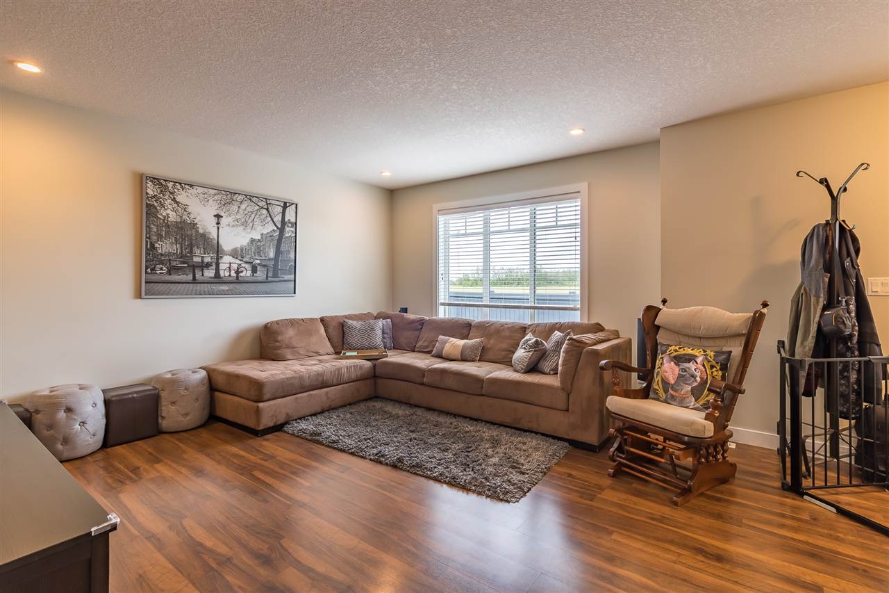 49 675 Albany Way, Edmonton, AB, T6V 0H1 E4120143 David Pickering