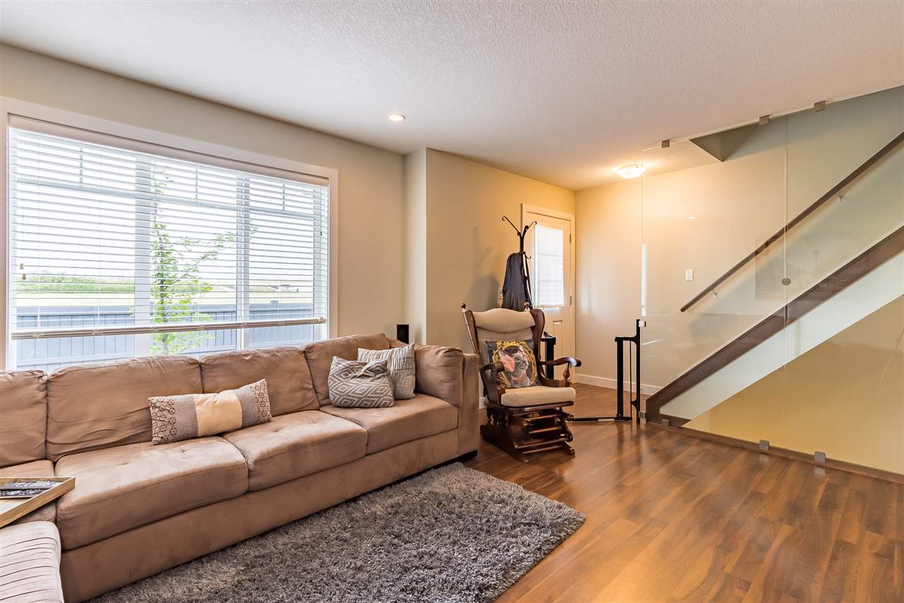 49 675 Albany Way, Edmonton, AB, T6V 0H1 E4120143 David Pickering