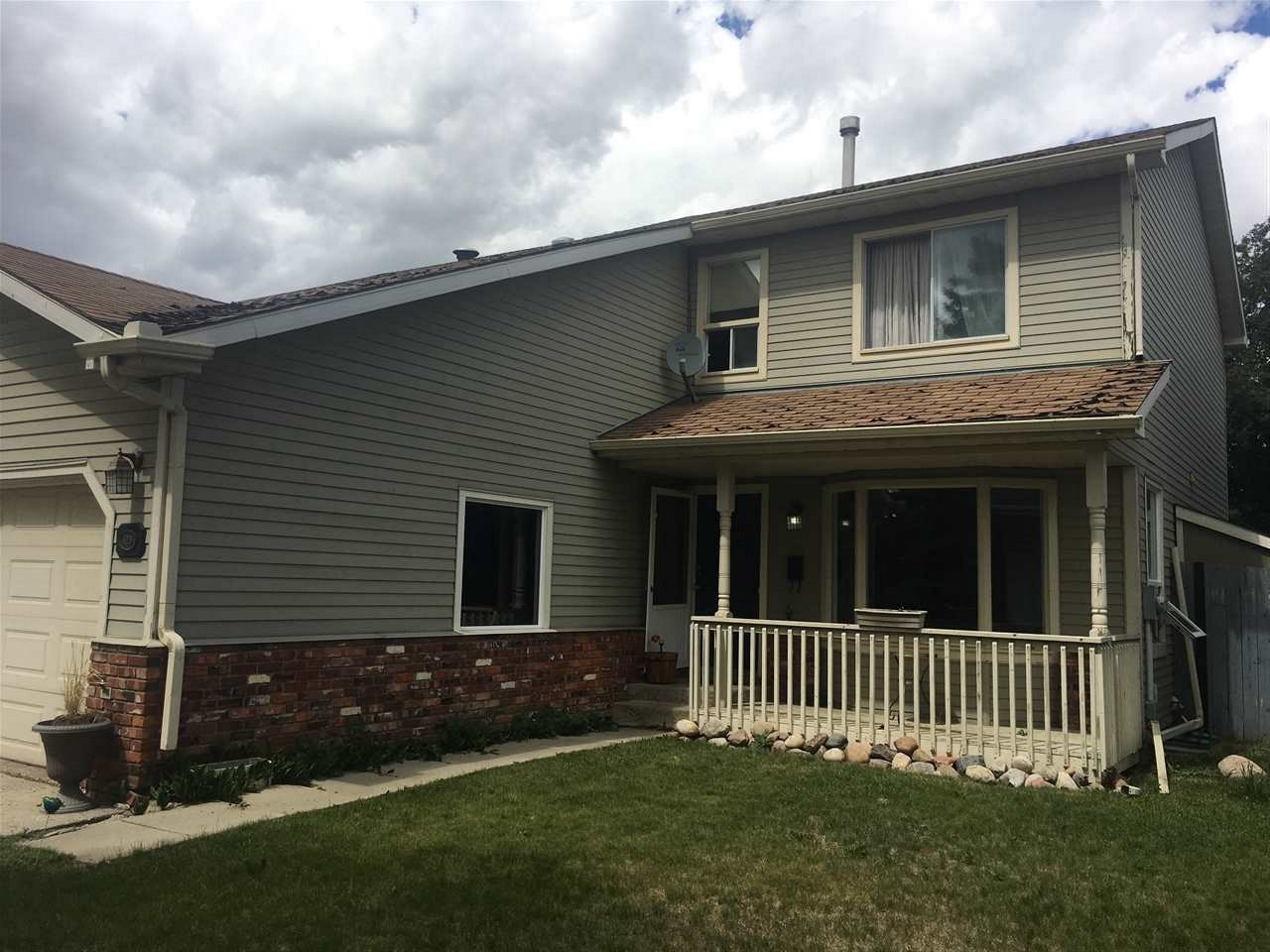 623 Village Drive, Sherwood Park, AB » E4127610 » Garry Rogerson NOW