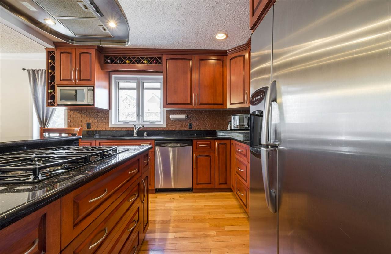 10712 Bearspaw Drive E, Edmonton, AB, T6J 5K3 E4151355 Ricky Hill