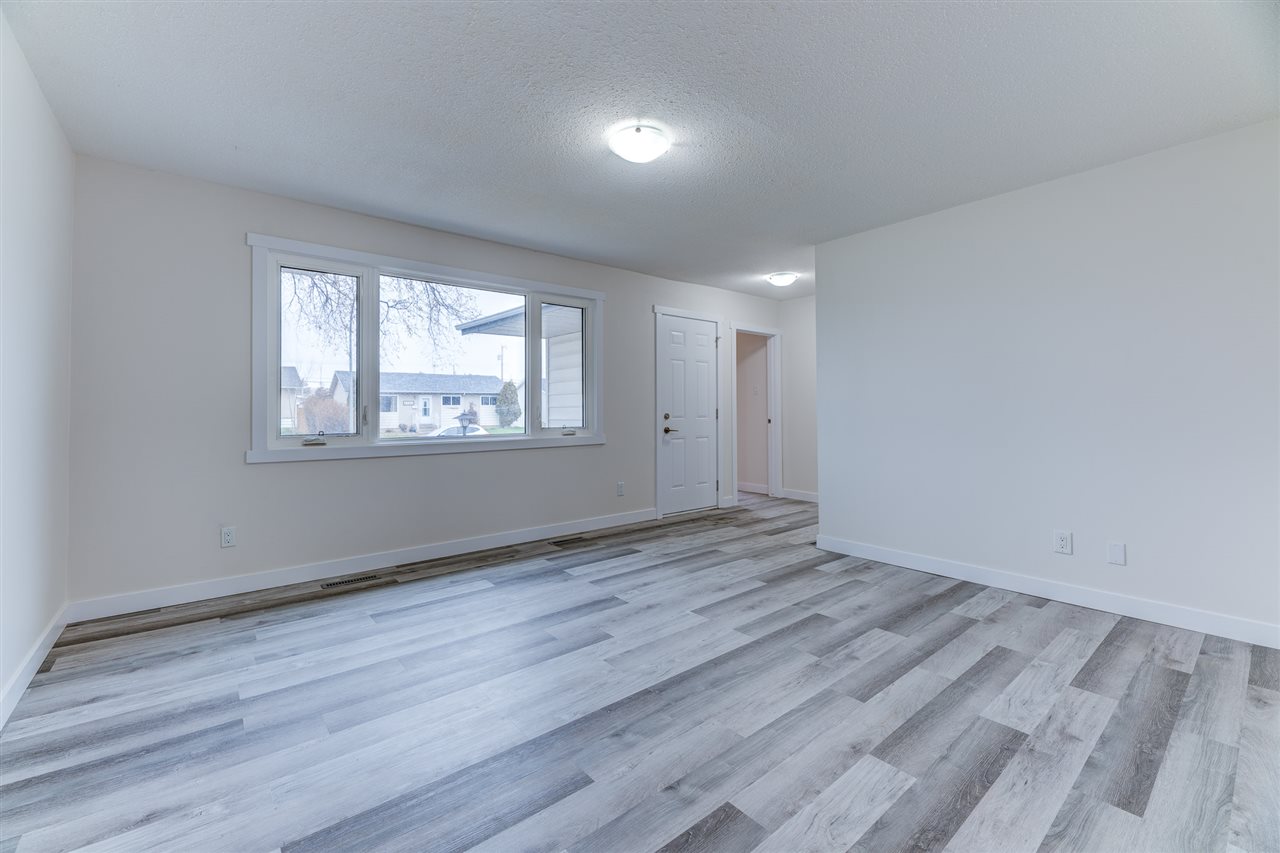 6727 136 Avenue, Edmonton, AB, T5C 2J8 E4155580 Jarett Johnson Real