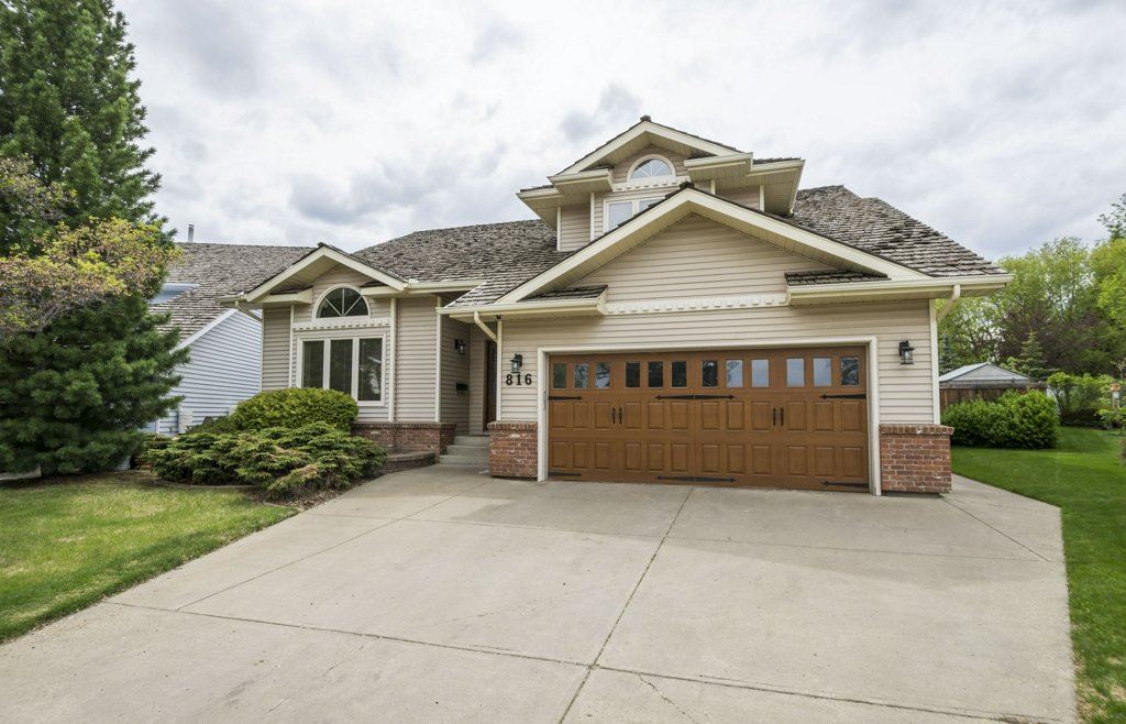 816 Burley Close, Edmonton, AB, T6R 1X1 E4158399 Ricky Hill