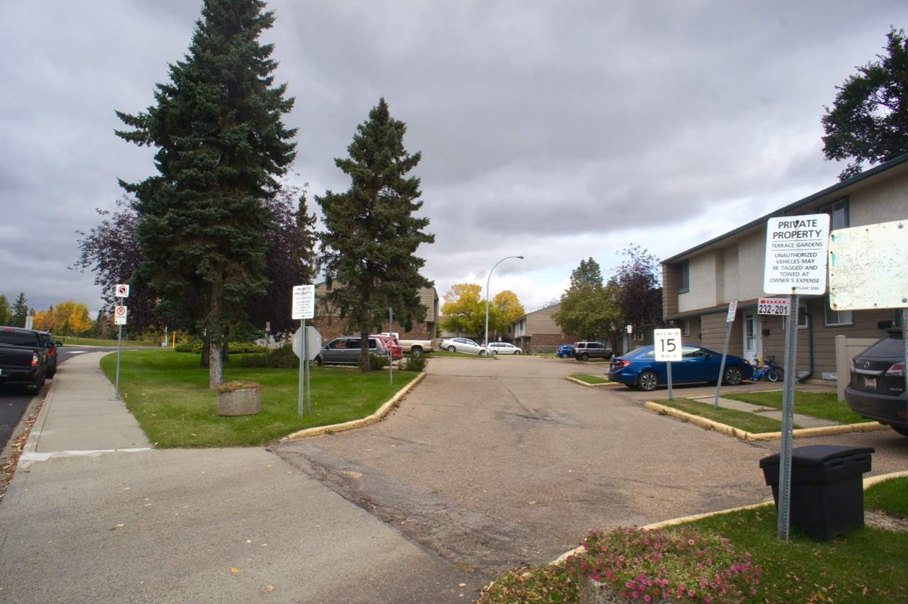 209 Abbottsfield Road, Edmonton, AB E4175451 Jarett Johnson Real Estate