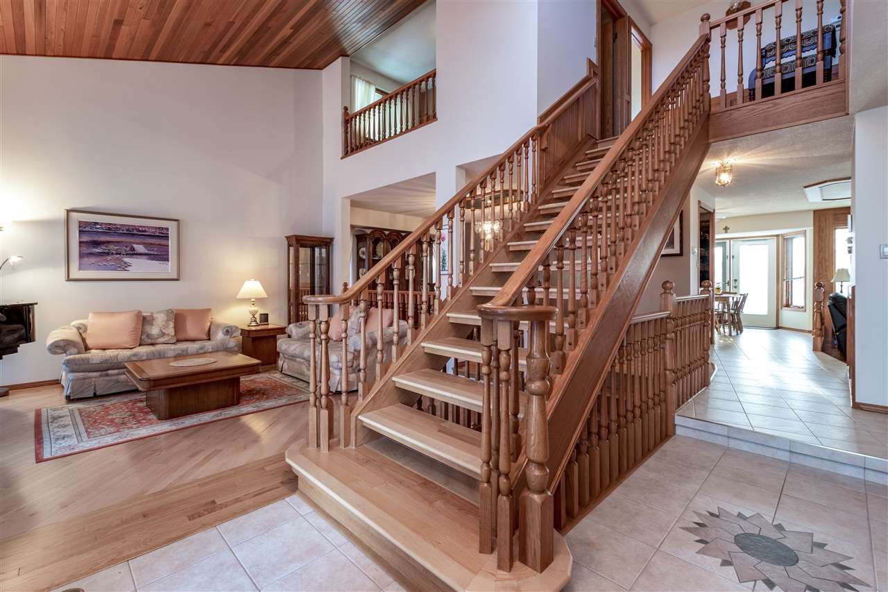 36 Hillside Crescent, Sherwood Park, AB, T8A 5C8 E4203436 Exclusive