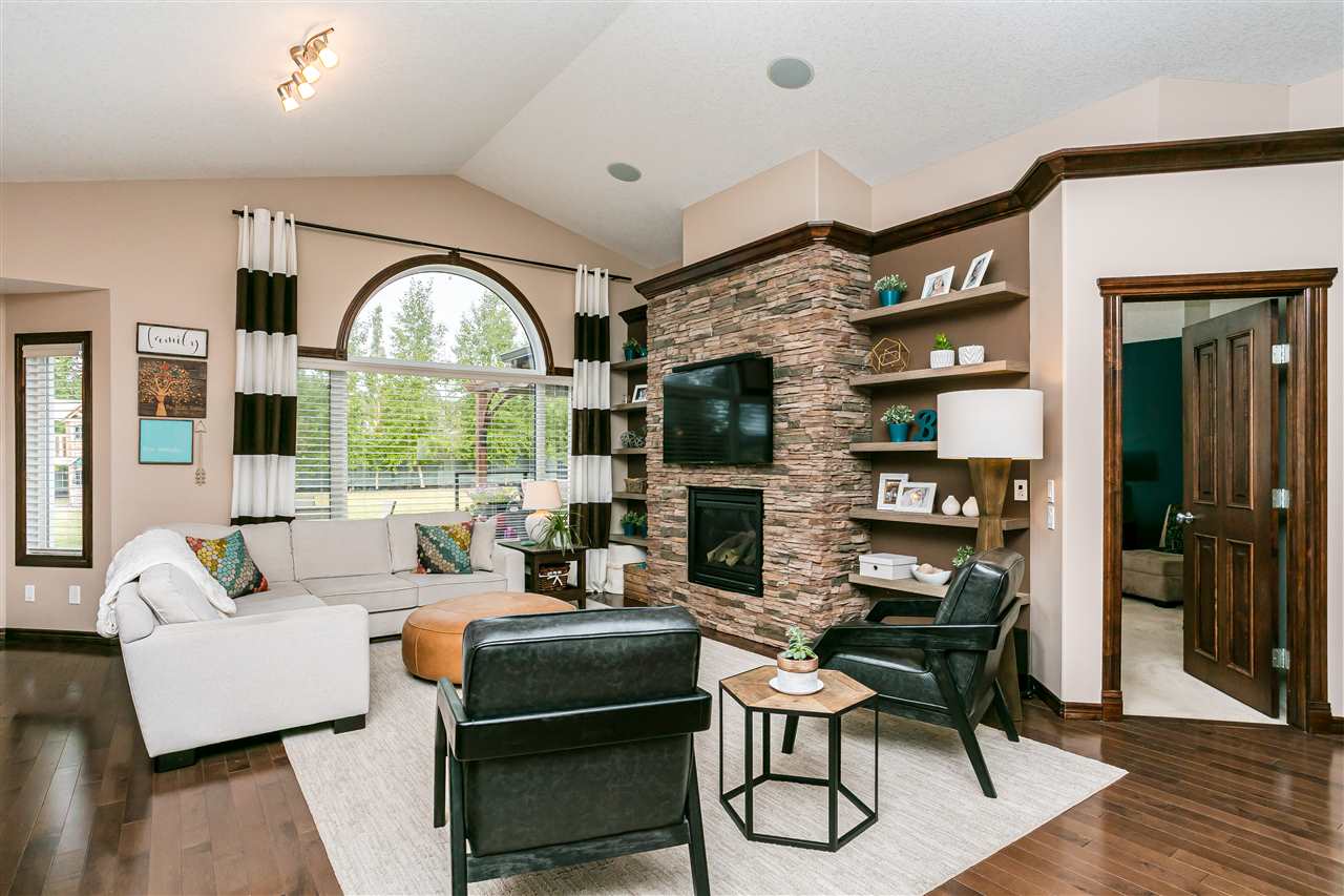 54 Greenfield Wynd, Fort Saskatchewan, AB, T8L 0E3 E4213178 Tawnie Misik & Camille Denis