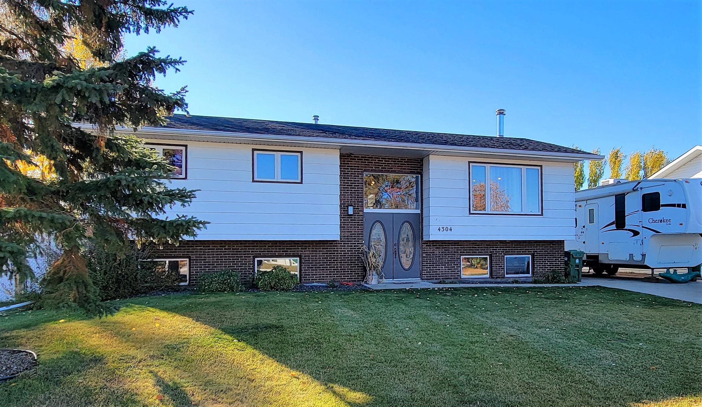 4304 44 Avenue, Bonnyville Town, AB, T9N 1W7 E4266849 Krista Kucy